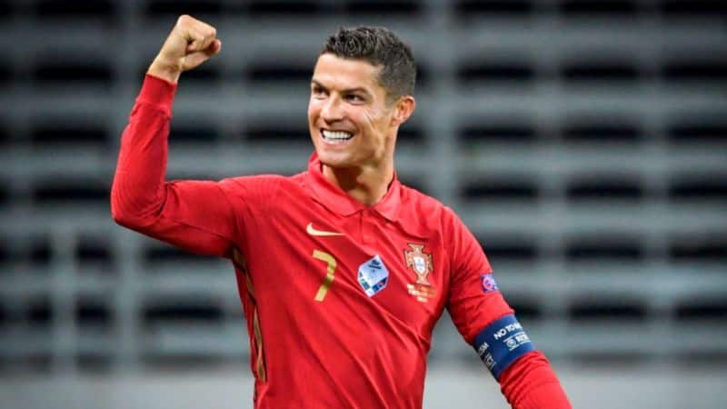 cristiano ronaldo 1 trong 10 tai khoan instagram nhieu follow nhat